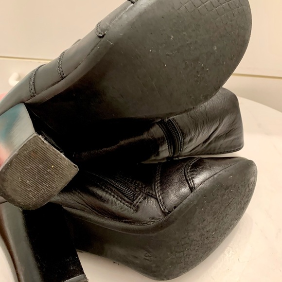 Aldo leather boots in very good condition preowned and clean - Picture 9 of 9